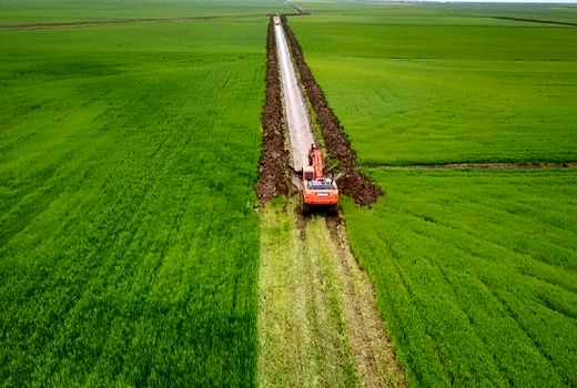  برگزاری وبینار تخصصی «آشنایی با سامانه‌های زهکشی سطحی و زیرسطحی» در خوزستان