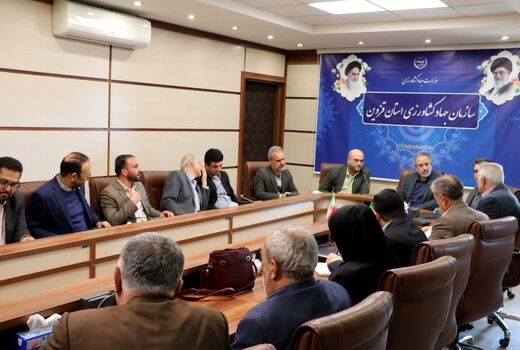 جلسه بررسی مسائل و مشکلات صنعت تولید تخم‌مرغ و مرغ استان قزوین