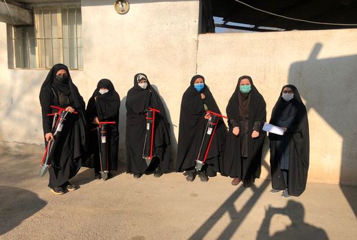 توزیع 5 دستگاه نشاکار دستی محصولات زراعی در بین زنان روستایی شهرستان البرز