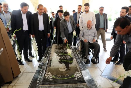 تجدید میثاق سرپرست وزارت جهاد کشاورزی با شهدای شهرستان داراب