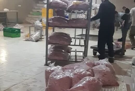 کشف و شناسایی یک کارگاه غیرمجاز قطعه بندی مرغ در حومه شهر تبریز