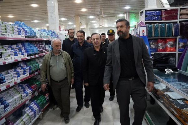 بازدید استاندار قزوین از فروشگاه‌های زنجیره‌ای شهر