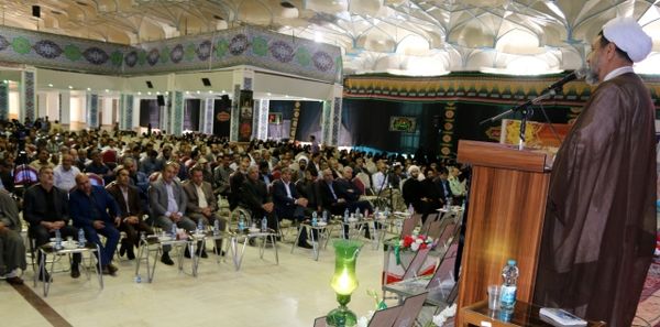پاسداشت شهدا باید هر سال پر رنگ تر و با افتخار هر چه تمام برگزار شود