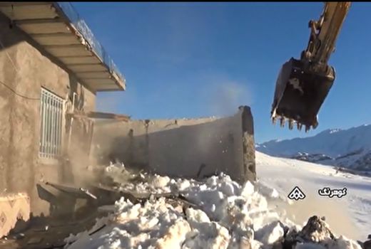  ۲۰ ویلای غیر مجاز در شهرستان کوهرنگ تخریب شد 