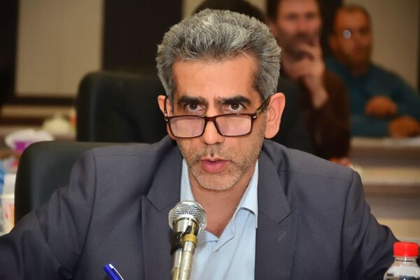 کشاورزان در راستای حفاظت از خاک، زمین های خود را عمود بر شیب شخم بزنند 