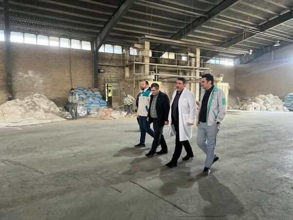 بازدید مدیر کل دامپزشکی استان آذربایجان شرقی از کارخانه تولید خوراک دام و طیور اطهر دانه