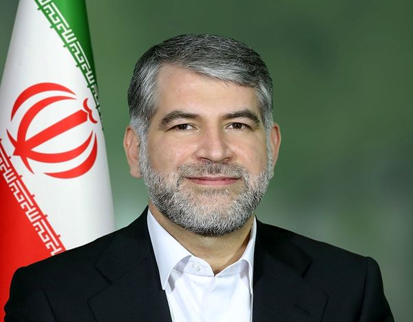 پیام تشکر وزیر جهاد کشاورزی از  کارشناسان استانی و بانک کشاورزی برای خدمت رسانی به مرغداران و دامداران در روز تعطیل 