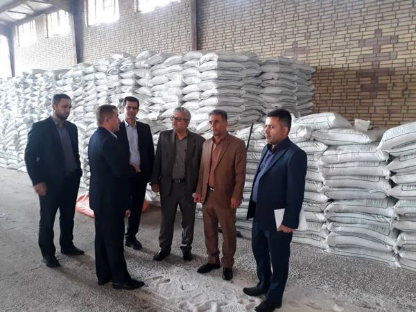 رئیس سازمان جهادکشاورزی خوزستان از انبارهای کود شیمیایی شرکت خدمات حمایتی کشاورزی بازدید کرد