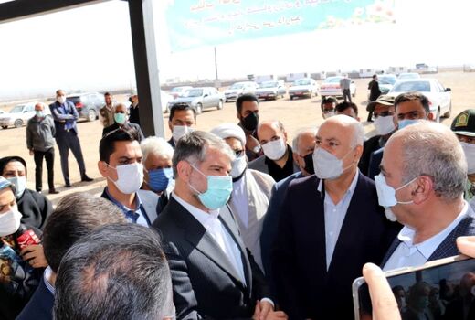وزیر جهاد کشاورزی از واحد در حال ساخت فرآوری گیاهان دارویی بازدید کرد