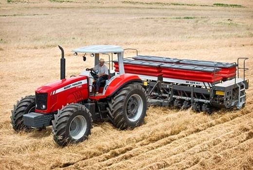 افزایش ۵۰ درصدی توزیع تراکتور در بخش کشاورزی