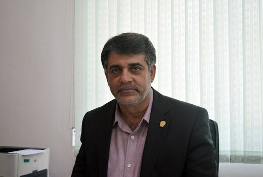 جهاد کشاورزی فارس درگیر مبارزه با بحران هجوم ملخ صحرایی و ویروس کرونا