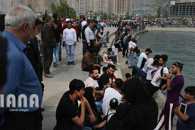 شهروندان تهرانی در مراسم روز طبیعت