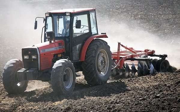 جذب بالغ بر 5 میلیارد تومان تسهیلات خط اعتباری مکانیزاسیون کشاورزی شهرستان درمیان