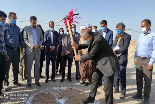 کلنگ احداث یک واحد صنایع غذایی در اقلید به زمین نشست 