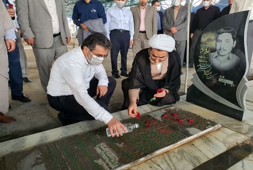 ادای احترام سرپرست سازمان جهاد کشاورزی خوزستان به مقام شامخ شهدا