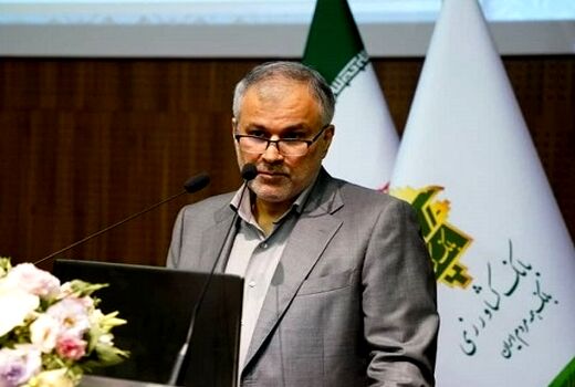 عضو هیأت مدیره بانک کشاورزی خبر داد: حمایت 94 هزار میلیارد ریالی از گلخانه ها و روش های نوین آبیاری