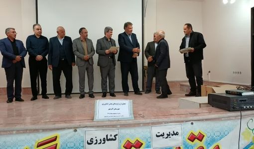 حمایت از کشاورزی دانش‌بنیان/ قدردانی از فعالان نمونه صنعت دامپروری شهرستان آذرشهر