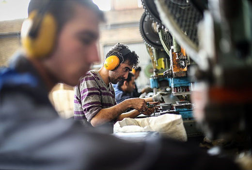 کارگران امنیت شغلی می‌خواهند نه بسته حمایتی 