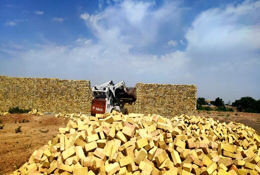 تخریب ۱۱ بنای غیرمجاز در اراضی کشاورزی شهرستان بوئین زهرا