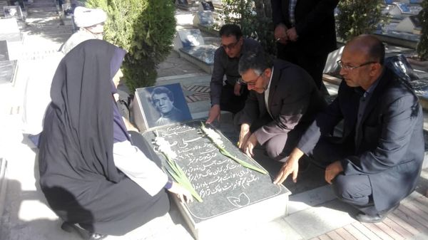 غبارروبی و عطر افشانی مزار شهدای جهاد کشاورزی آذربایجان غربی