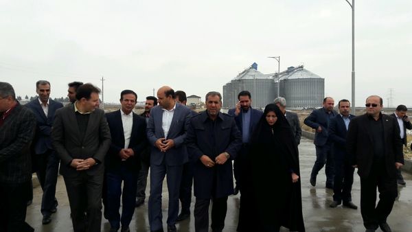 استاندار قزوین از سیلوی ذخیره سازی غلات شهرستان آبیک بازدید کرد