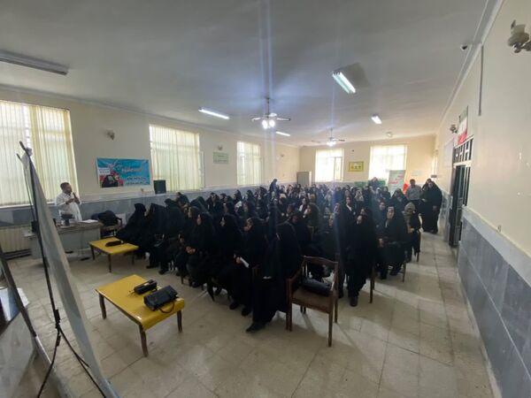 توانمندسازی بانوان بخش  کندوان با آموزش مهارتی پرورش قارچ همزمان با هفته بسیج سازندگی