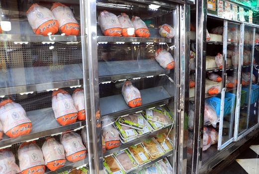 توزیع 2 هزار و 331 تن مرغ گرم در بازار قزوین 