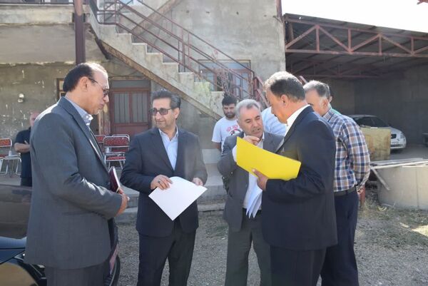 بازدید معاون استاندار و فرماندار شهرستان میاندوآب از روند احداث کارخانه تولید کود آلی و اُرگانیک کوی رابری این شهرستان 