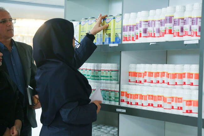  بازدید رئیس سازمان حفظ نباتات از تعاونی عرضه کننده آفت کش های کشاورزی 