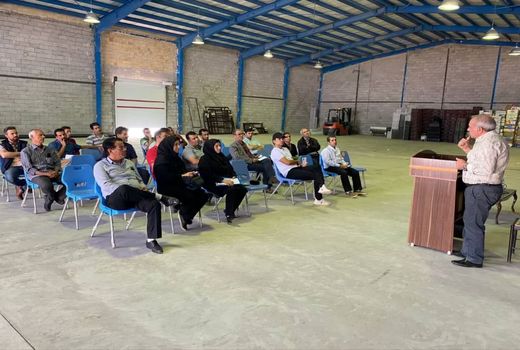 رفع موانع تولید، مهمترین فاکتور در توسعه گلخانه ها