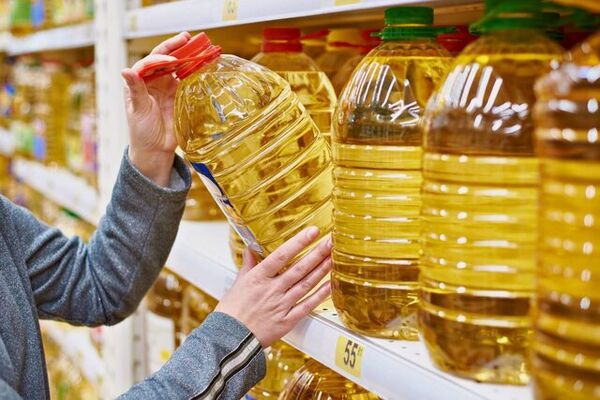 یک‌هزار و ۳۲۳ تن روغن در چهارمحال و بختیاری توزیع شد 