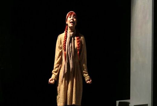 «آنشرلی با موهای خیلی قرمز» دو اجرایی شد