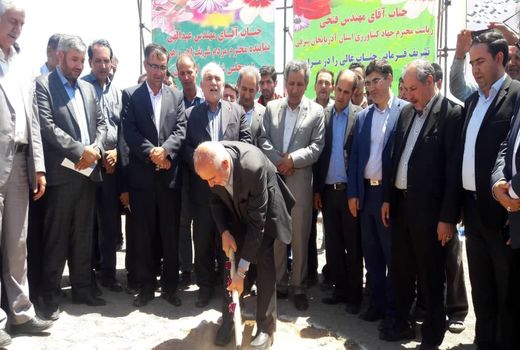 عملیات اجرایی احداث گلخانه 25 هکتاری سبزی و صیفی در شهرستان هریس آغاز شد