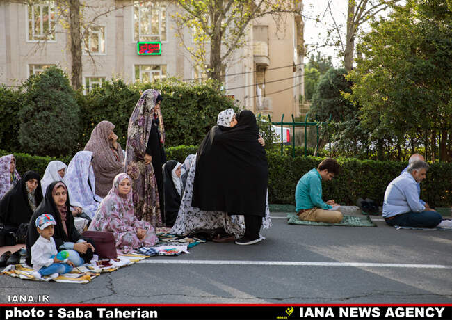 اقامه نماز عید فطر در دهکده المپیک