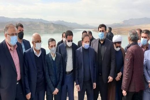 بازدید استاندار قزوین و هیئت همراه از سد نهب در تاکستان
