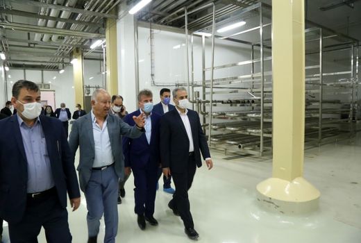 بازدید وزیر جهادکشاورزی از نخستین پالایشگاه شیر ایران و آسیا